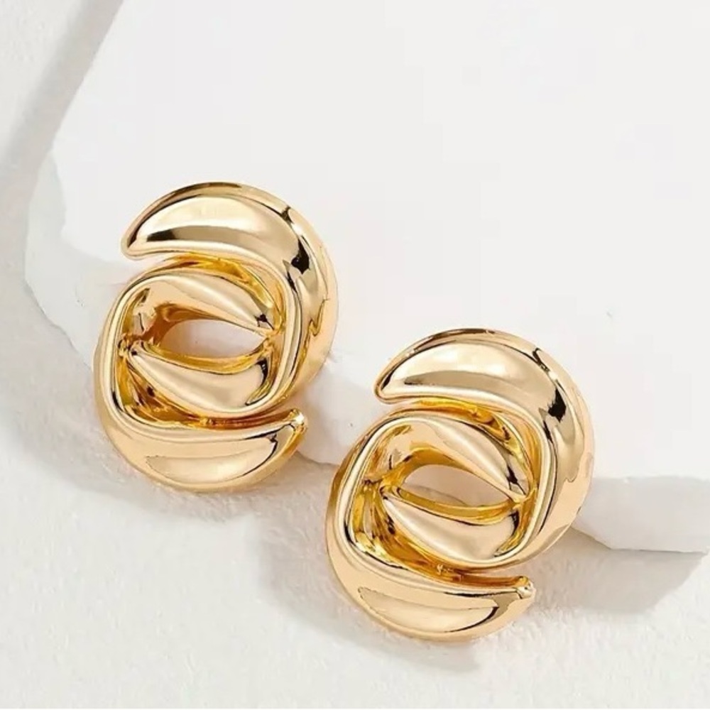 Cross Circle Design Earrings/Stainless Steel Plated In 18K Gold